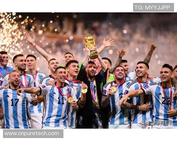 9月出生的足球巨星们：从梅西到C罗，谁能在赛场上书写传奇篇章