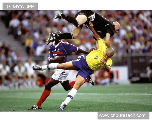 足球传奇球星离世瞬间回顾 感动无数球迷泪目瞬间再现